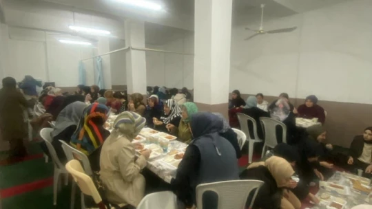 Üniversiteli gençler iftarda bir araya geldi