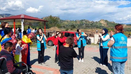 Üniversiteli gençlerden örnek davranış