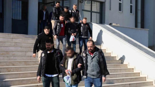 Uyuşturucu tacirleri adliyeye sevk edildi
