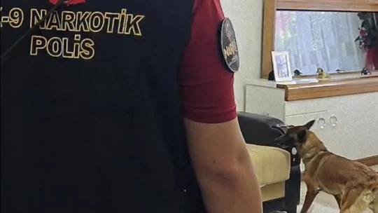 Uyuşturucu ticareti yapan baba ve 3 oğlu tutuklandı