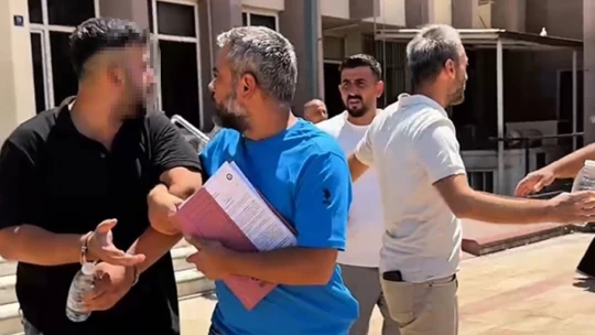 Uyuşturucudan tutuklanan şahsın abisi ateş püskürdü