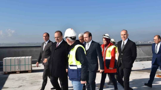 Vali Canbolat, Aydın Şehir Hastanesi'nde incelemelerde bulundu