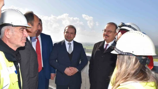 Vali Canbolat, Aydın Şehir Hastanesi'nde incelemelerde bulundu
