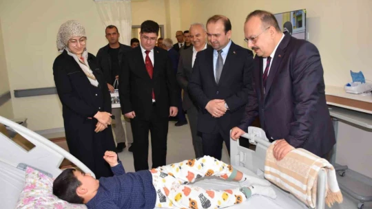 Vali Canbolat, Çine Devlet Hastanesi yeni hizmet binasında incelemelerde bulundu