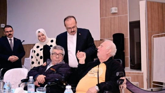 Vali Canbolat huzurevi sakinleri ile iftarda buluştu
