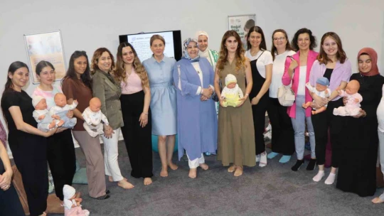 Vali Canbolat'ın eşi ve beraberindeki heyet Nazilli Sağlıklı Yaşam Hizmetleri'ni yerinde inceledi