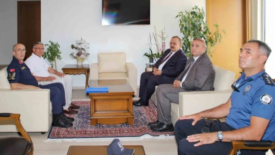 Vali Canbolat, Köşk Kaymakamı Taş ile bir araya geldi