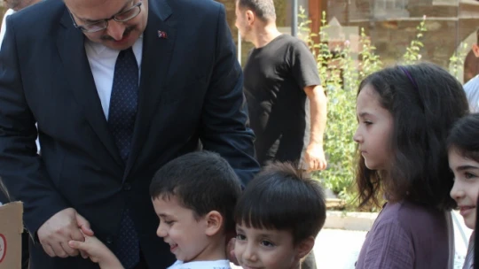 Vali Canbolat, Nasuh Paşa Külliyesi'nde öğrencilerle bir araya geldi