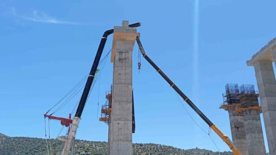 Vinç operatörlerinin koordinesiz hareketi işçinin ölümüne neden oldu iddiası