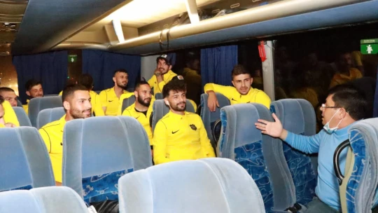 Lider, şampiyon gibi karşılandı