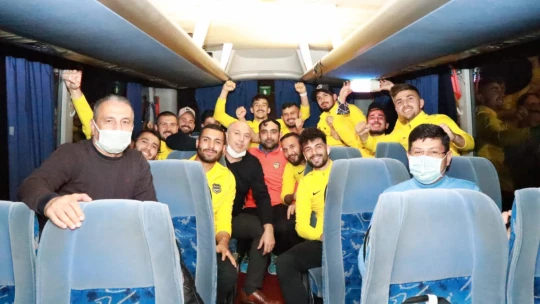 Lider, şampiyon gibi karşılandı