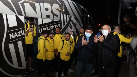 Lider, şampiyon gibi karşılandı