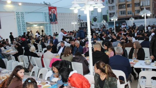 Ülkü Ocakları Nazilli'de iftar yemeğinde buluştu