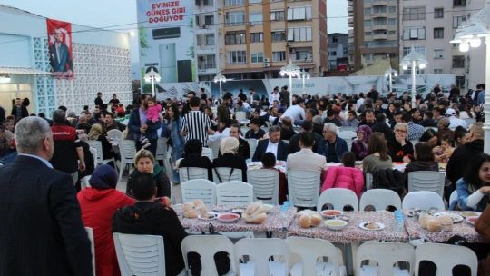 Ülkü Ocakları Nazilli'de iftar yemeğinde buluştu