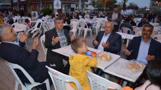 Nazilli Belediyesinden Pınarbaşı Mahallesinde ilk iftar