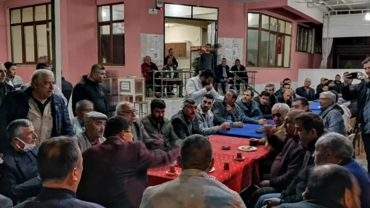 Başkan Özcan'a Şirinevler'de büyük ilgi