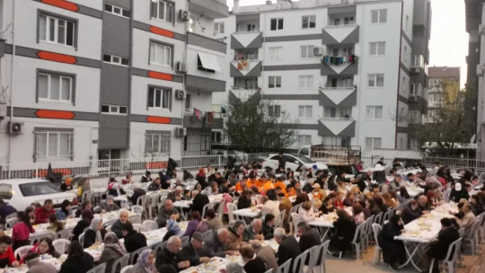 Nazilli'de iftar sofraları doldu taştı