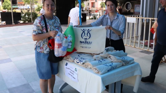Nazilli'de 3 saatte 50 bin atık pil topladılar