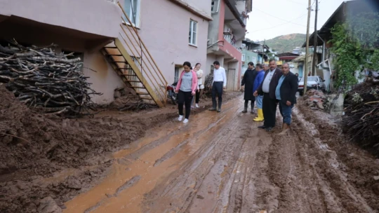 NAZİLLİ BELEDİYESİ'NDEN SELE EŞ ZAMANLI MÜDAHALE