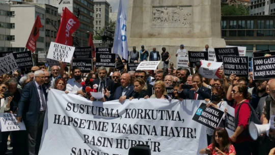 'Gazetecileri dinlemeden basın yasası yapılmaz!'