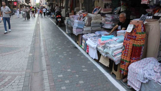Yağcılariçi esnafından Başkan Çerçioğlu ve Yetişkin'e pankartlı teşekkür