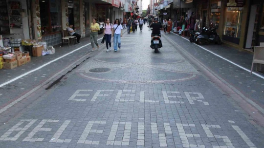 Yağcılariçi esnafından Başkan Çerçioğlu ve Yetişkin'e pankartlı teşekkür