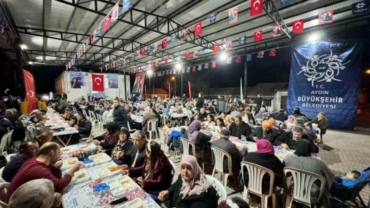 Yaklaşık 670 kişinin yaşadığı köyde 500 kişi aynı sofrada buluştu