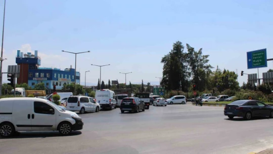 Yangın sonrası otoban girişinde araç yoğunluğu oluştu