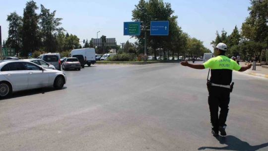Yangın sonrası otoban girişinde araç yoğunluğu oluştu