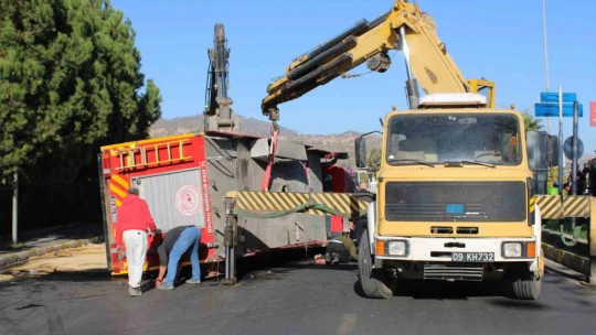 Yangına giden itfaiye aracı otomobil ile çarpıştı: 7 yaralı