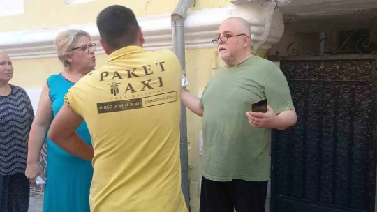 Yanık kokusu alan kurye, evi yanmaktan kurtardı