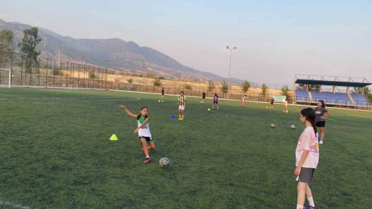 Yaz Spor Okulları ile çocuklar yeteneklerini geliştiriyor