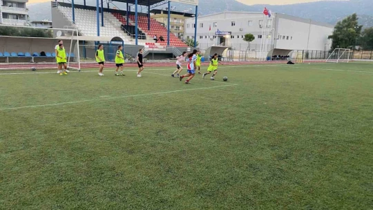 Yaz Spor Okulları ile gençler spor dolu bir yaz geçiriyor