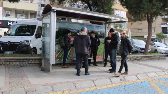 Yemek yemeye gitti, valizlerinden oluyordu