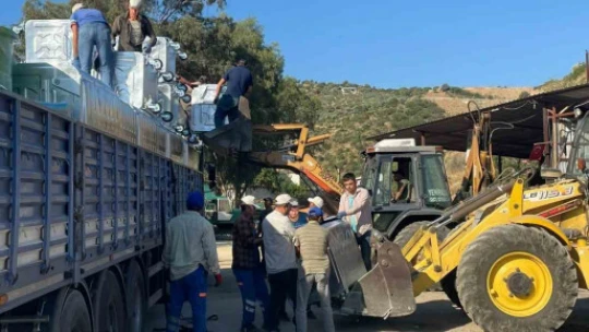 Yenipazar'a hibe edilen 60 yeni çöp konteynırı teslim alındı