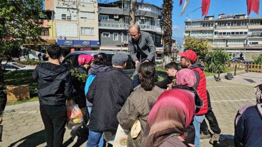 Yenipazar'da 2 bin 500 fidan dağıtıldı