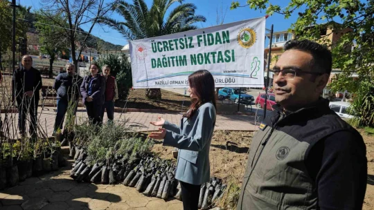 Yenipazar'da 2 bin 500 fidan dağıtıldı