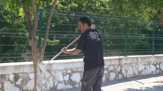 Yenipazar'da çevre düzenlemesi sürüyor