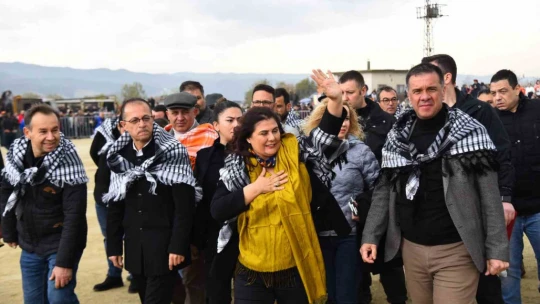 Yenipazar'da deve güreşi şenlikleri yapıldı