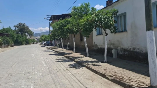 Yenipazar'daki parklar, meydanlar ve cadde güzelleşiyor
