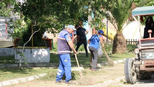 Yenipazar'daki parklar, meydanlar ve cadde güzelleşiyor