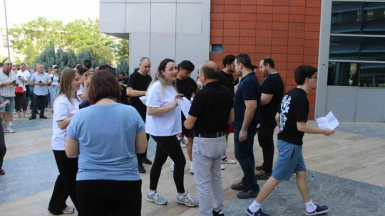 YKS maratonunda manzara değişmedi, geç kalanlar sınava alınmadı