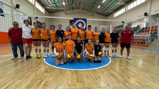 Yokluklar içinde umuda 'Smaç' atıyorlar