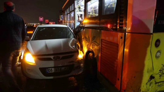 Yola dökülen limon posası karayolunu savaş alanına çevirdi: 1 ölü, 11 yaralı