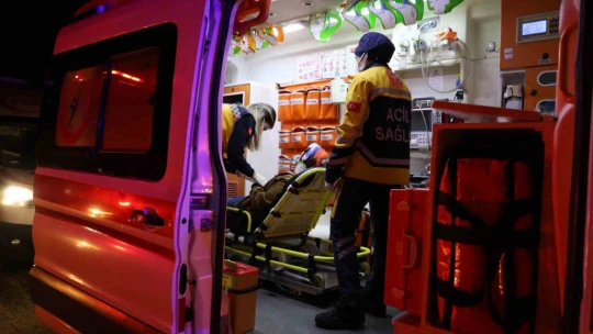 Yola dökülen limon posası karayolunu savaş alanına çevirdi: 1 ölü, 11 yaralı