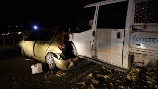 Yola dökülen limon posası karayolunu savaş alanına çevirdi: 1 ölü, 11 yaralı