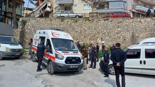 Yüksekten düşen genç yaralandı