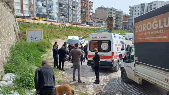 Yüksekten düşen genç yaralandı