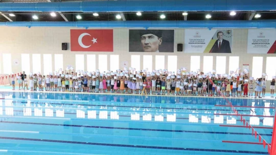 Yüzme havuzu ilk meyvelerini verdi