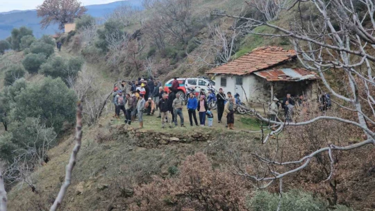 Zeytin işçilerini taşıyan araç uçuruma yuvarlandı: 1 ölü, 4 yaralı